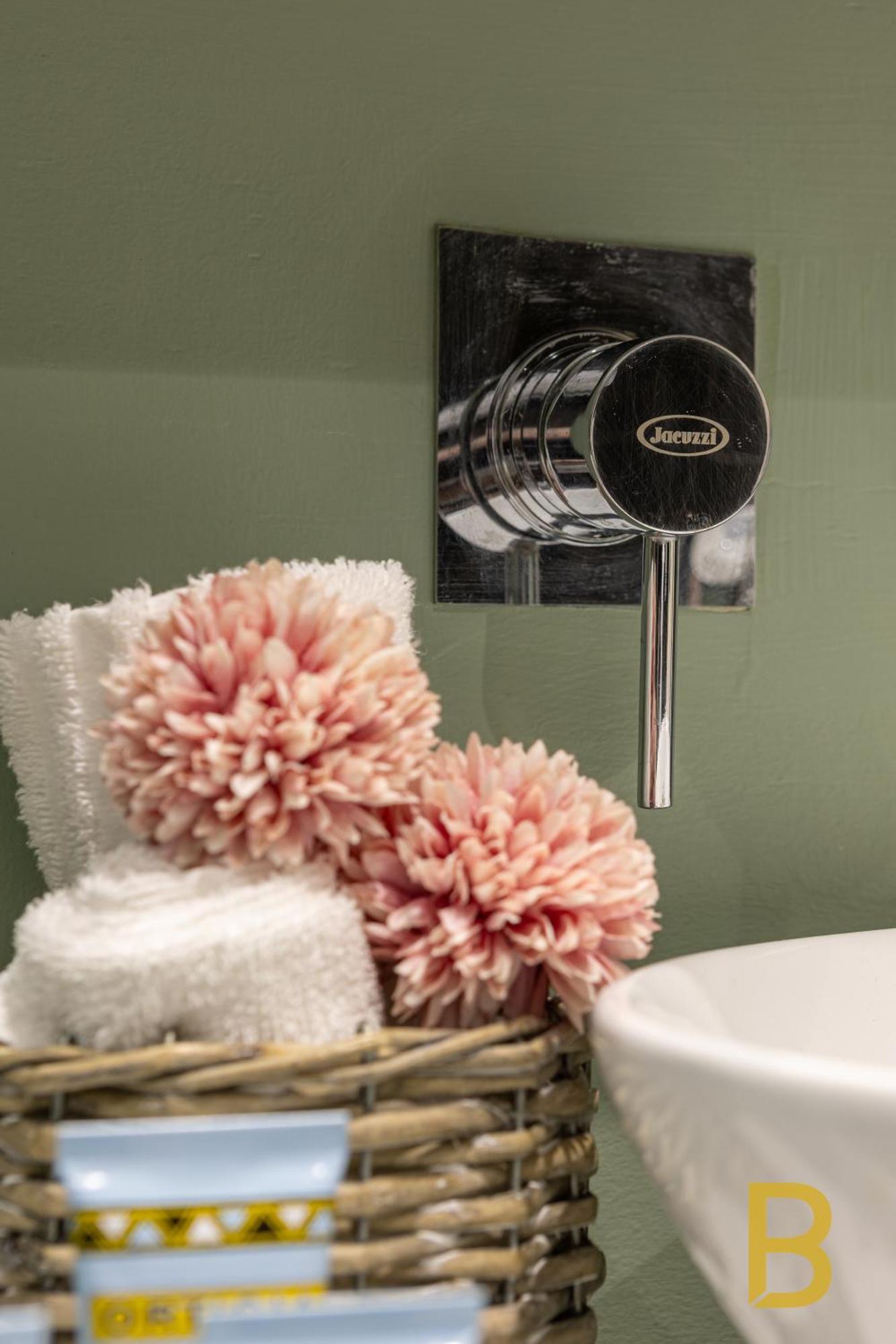 Beplace Apartments In Caiazzo Милано Екстериор снимка