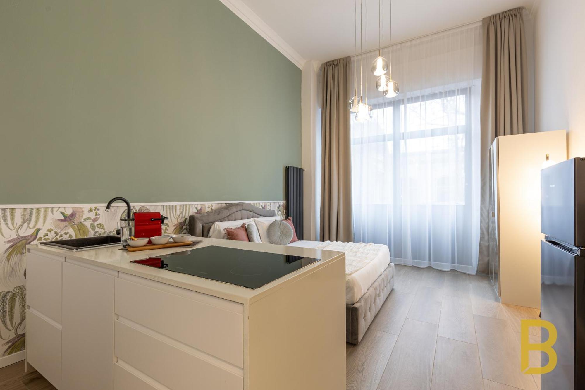 Beplace Apartments In Caiazzo Милано Екстериор снимка