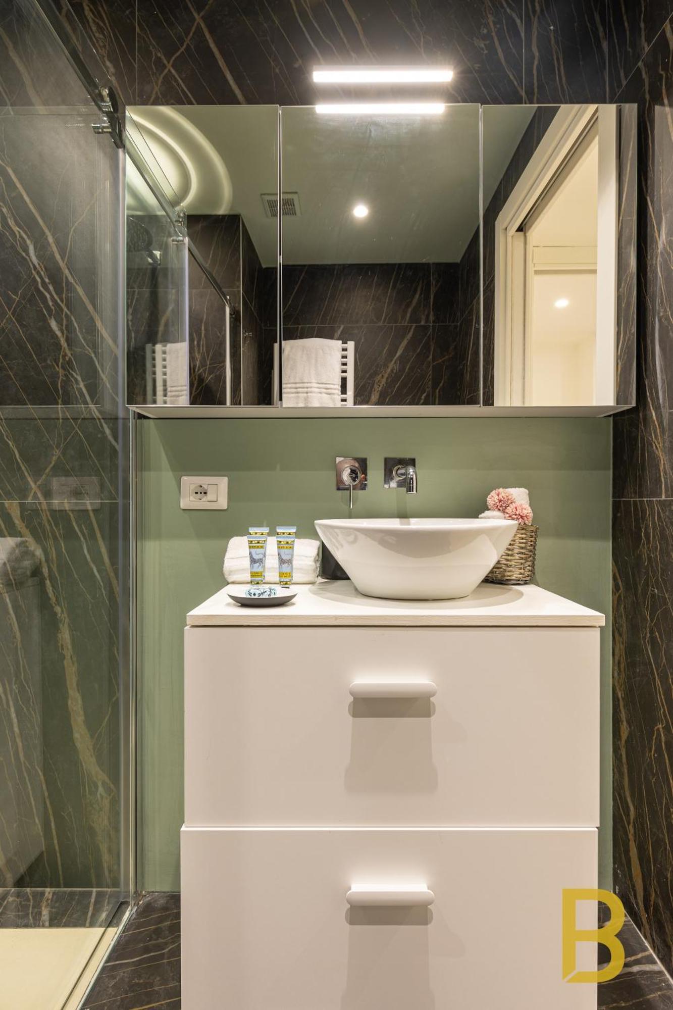 Beplace Apartments In Caiazzo Милано Екстериор снимка