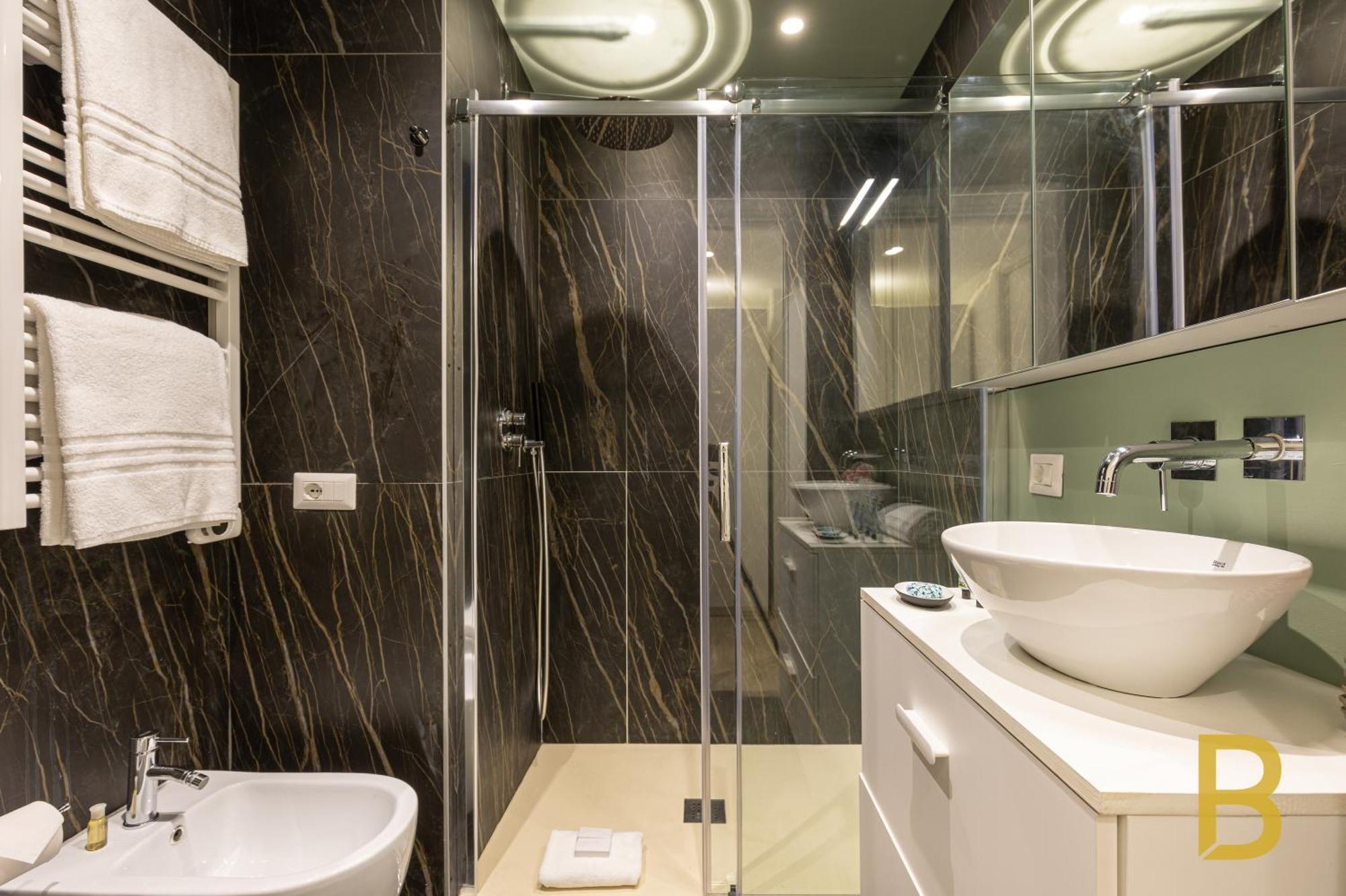 Beplace Apartments In Caiazzo Милано Екстериор снимка