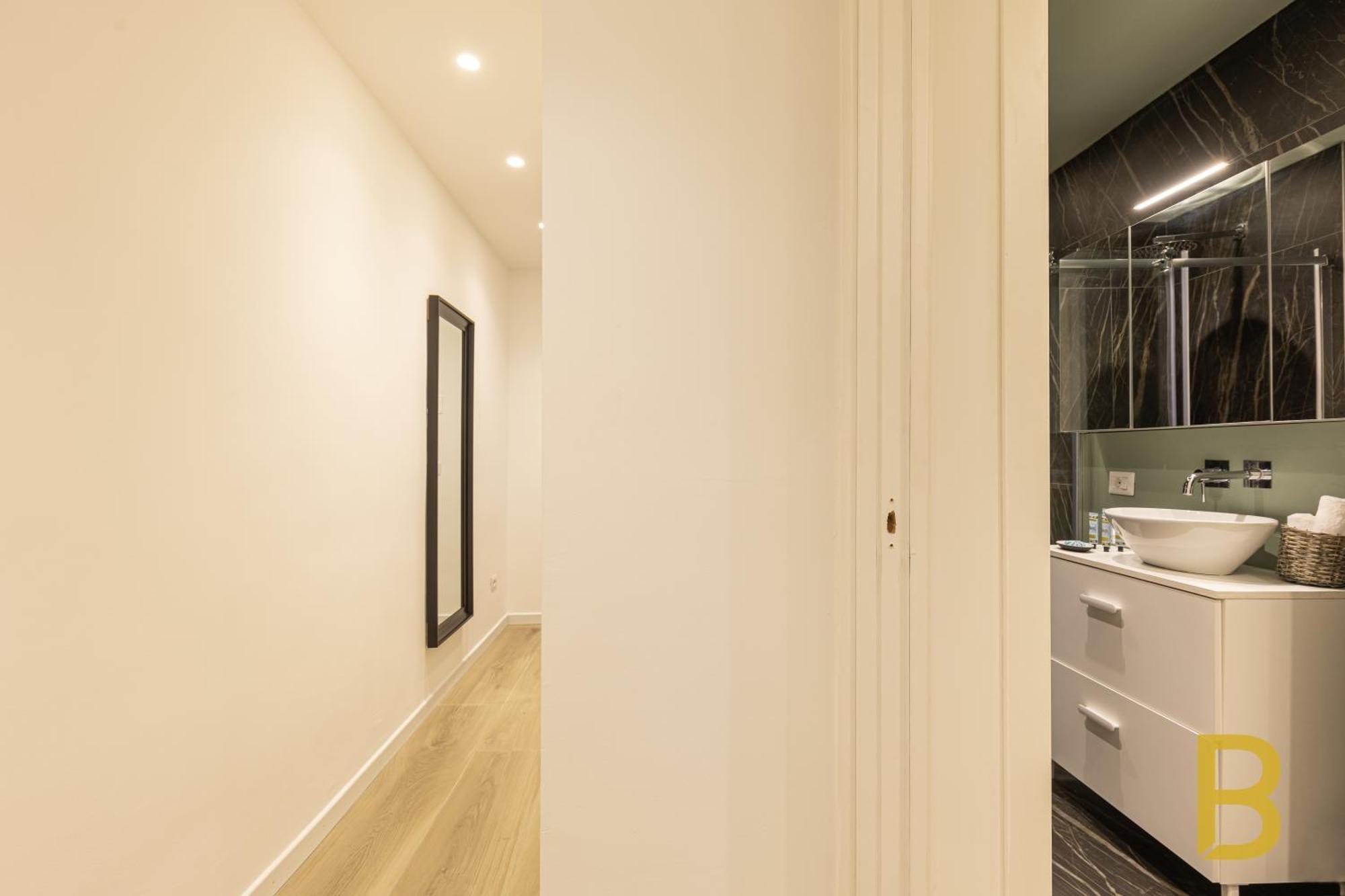Beplace Apartments In Caiazzo Милано Екстериор снимка