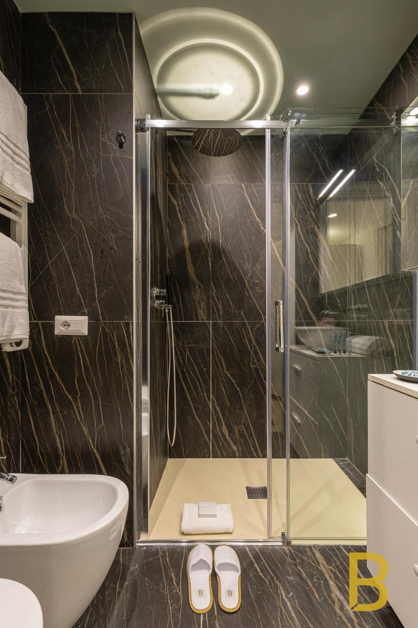 Beplace Apartments In Caiazzo Милано Екстериор снимка